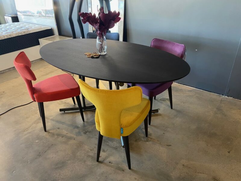 Triovo dining table by Fama, Spain